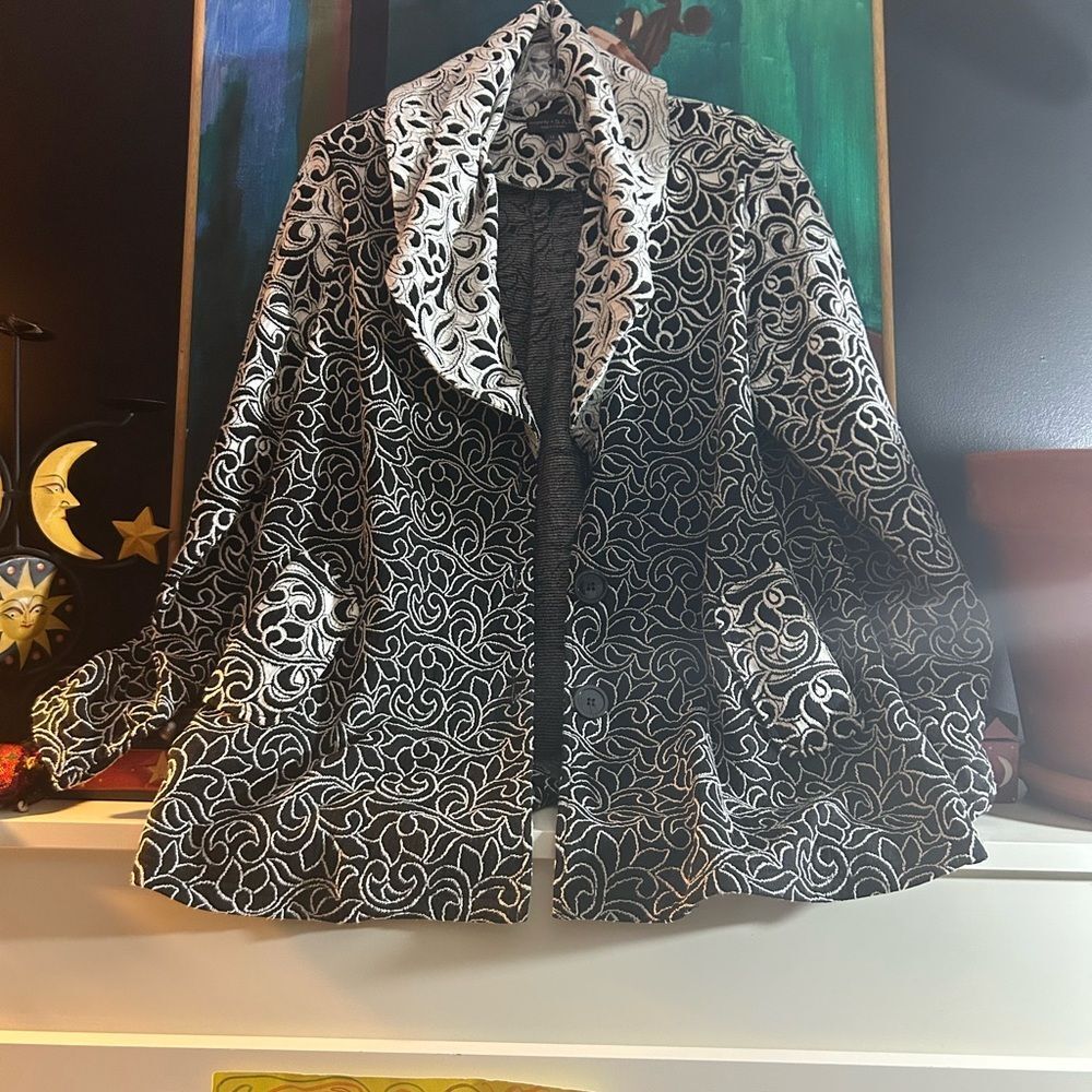 Designs by S.A.D. Chic Black and White Women's Blazer Vintage Size 14